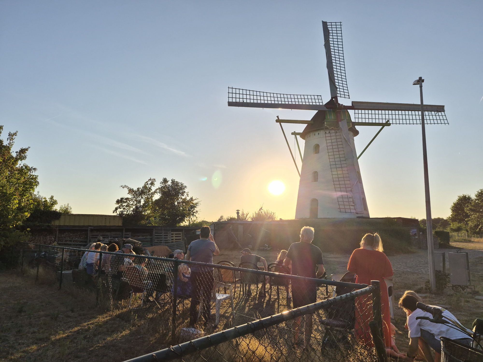 Zonsverduistering aan de molen